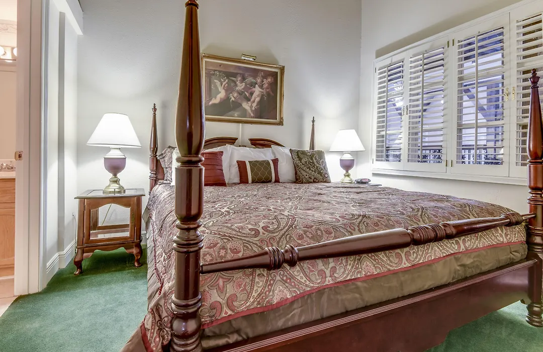 Plaza Suites Downtown New Orleans-1