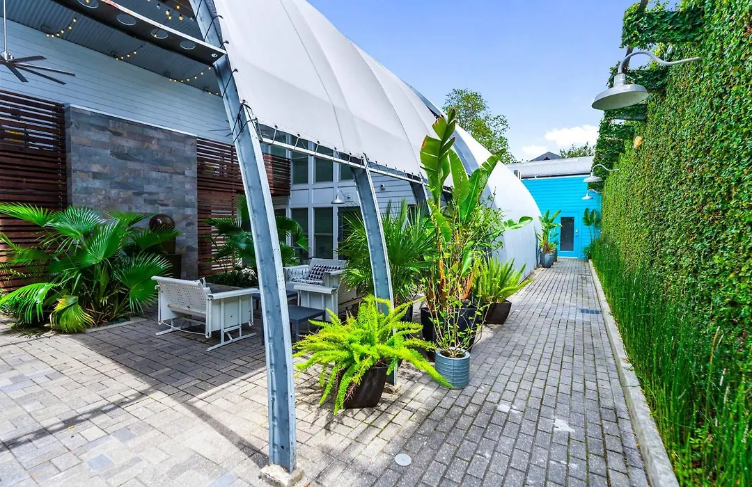 Moon 101 - Full Moon Suite - 2Br 2 5 Bath + Living-1