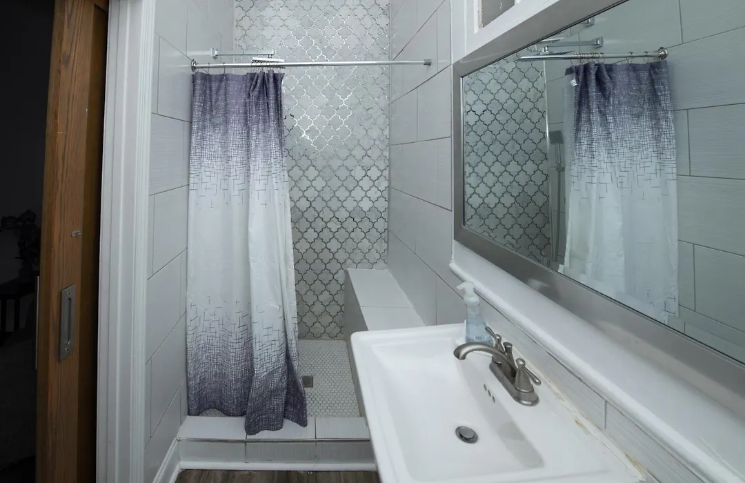 5 Bedroom - Sleeps 10! Best Location Next To French Quarter!-1