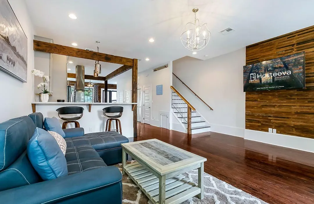 Modern, Spacious Townhouse With Luxury Amenities-1