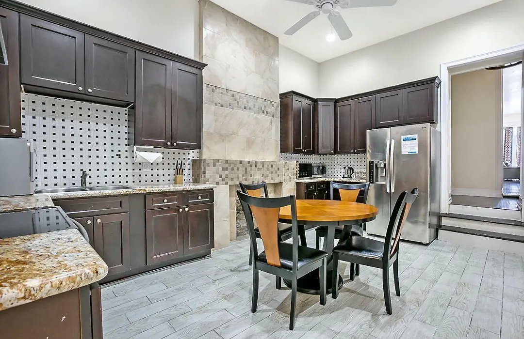 Stylish 4Br Condo In Downtown By Hosteeva-1