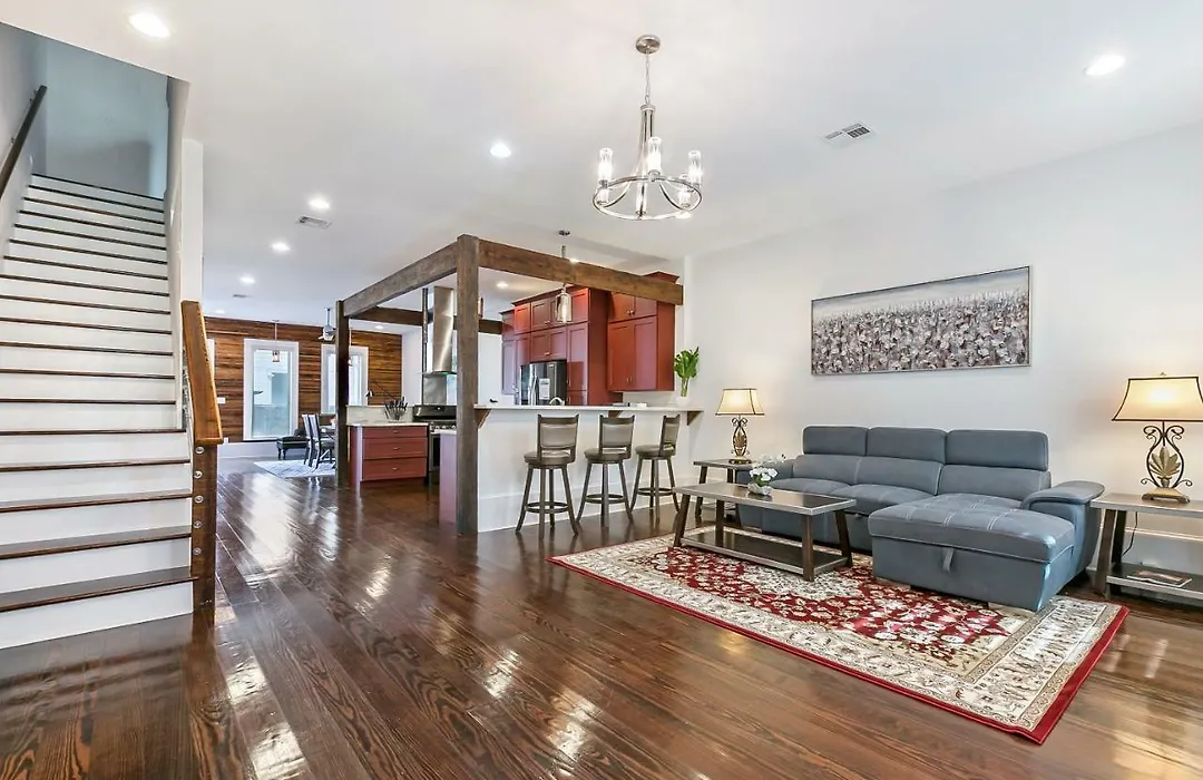 Spacious Loft-Style 3Br Townhouse By Hosteeva-1