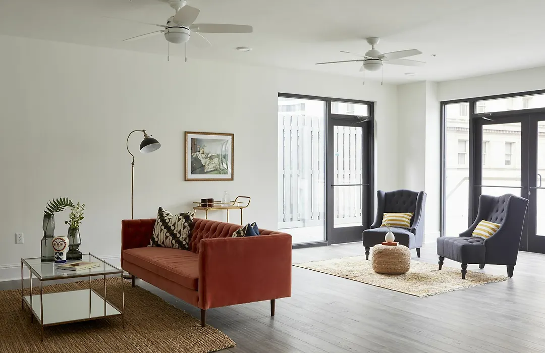 Bold 2Br On Saint Charles Ave By Sonder-1