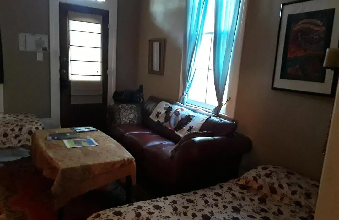Creole Victorian For Groups Large And Small-1