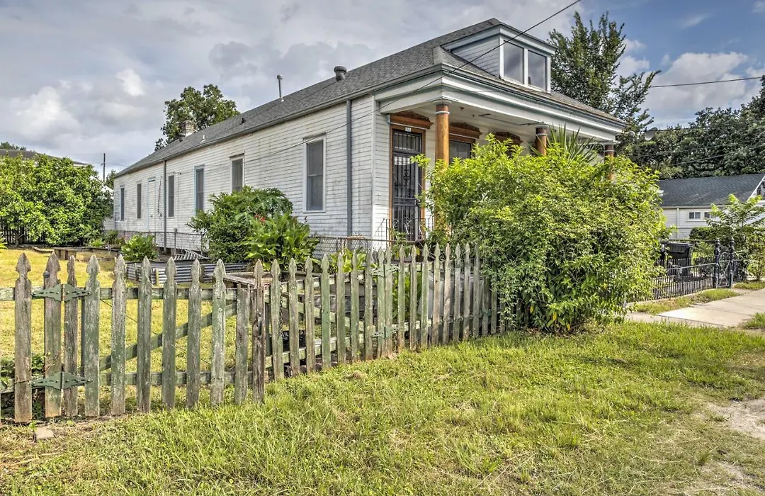 Walk To River, Tram & Zoo: Classic Nola Home!-1