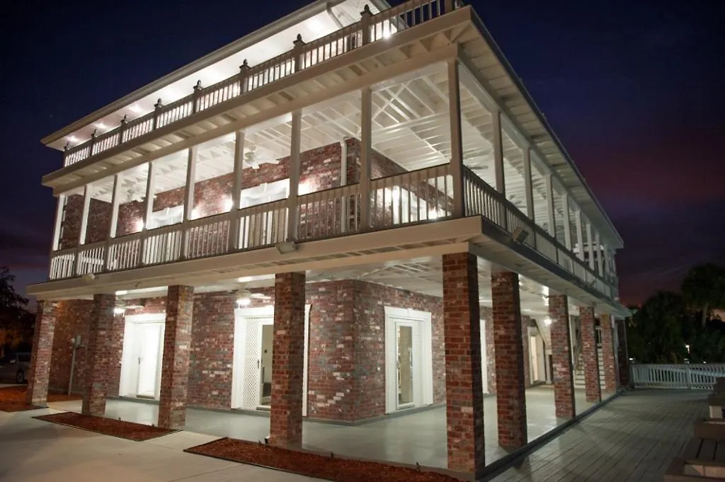 Villa W/ Waterfront Deck: 23 Mi To Bourbon Street!-1