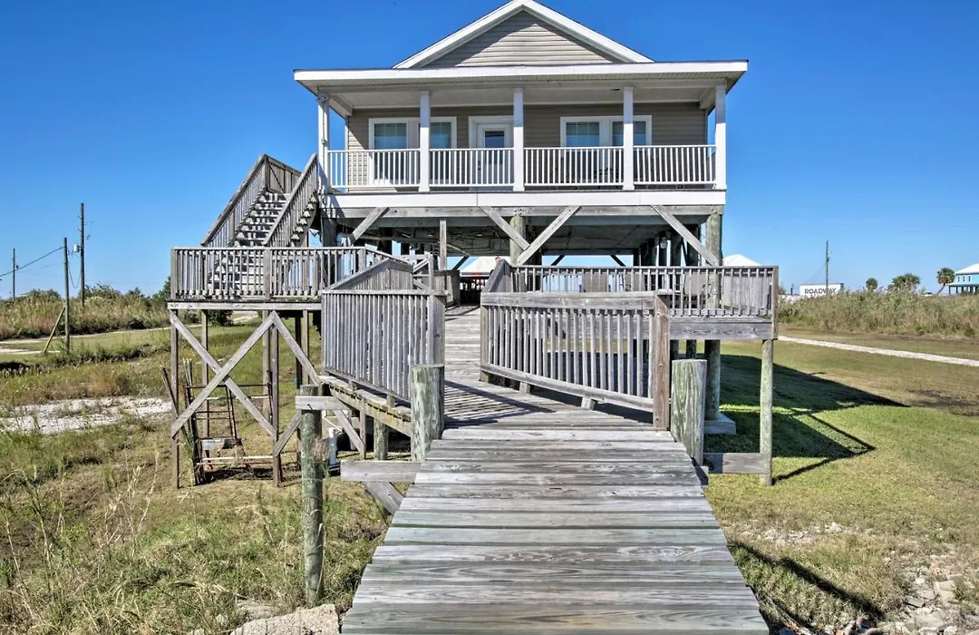 Waterfront New Orleans Home W/ Private Dock & Pier-1