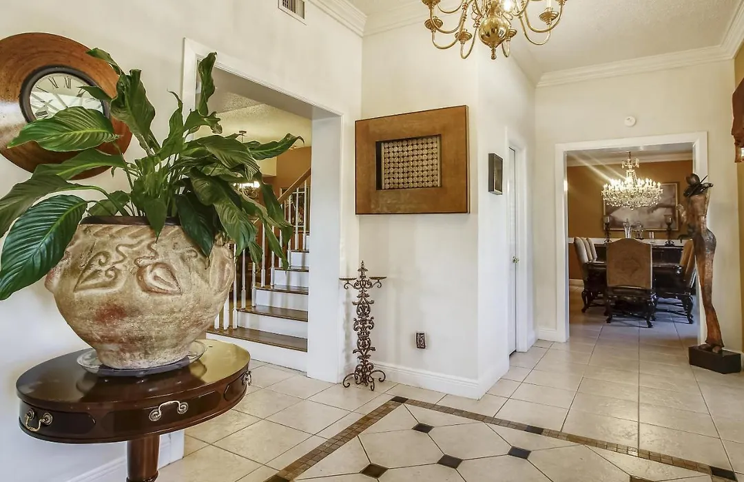 Lovely Home Only 15Mins From Downtown Nola-1