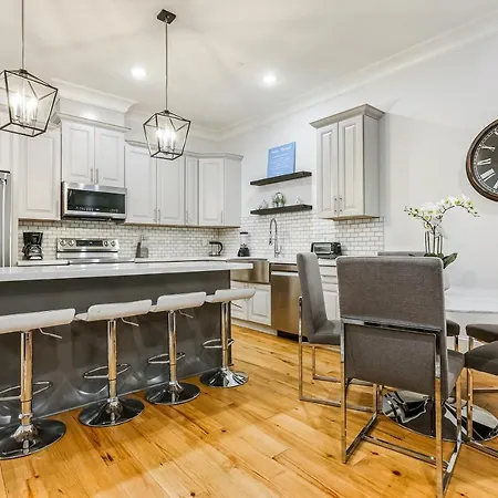 5Br W Pool - Great For Families - Near Everything-2