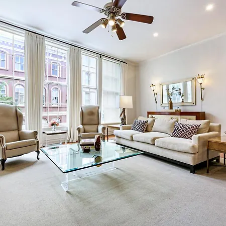 City View Condo With Private Rooftop-3