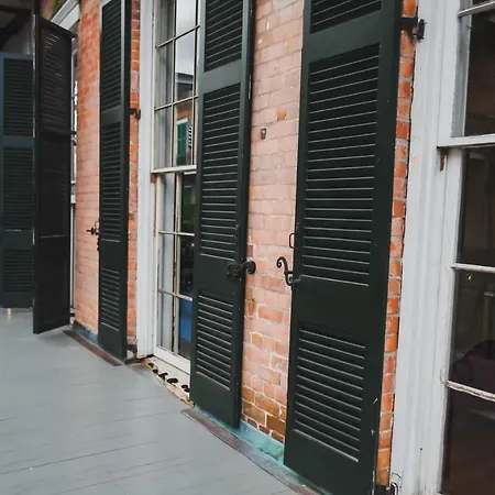 French Quarter - Blocks From Bourbon St-2
