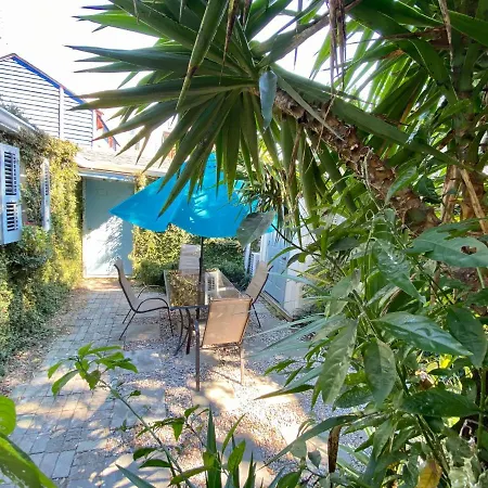 Antonine Apartment Upper Garden District-2