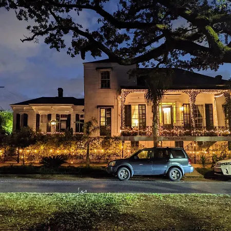 The Esplanade Guesthouse Mansion-3