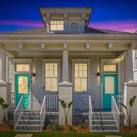 Private 2Br In Uptown By Hosteeva-3