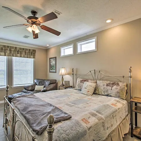 Waterfront New Orleans Home W/ Private Dock & Pier-2