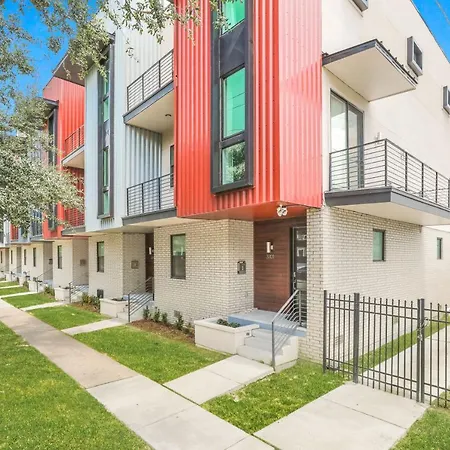 Modern 4Br Villas With Amenities-3