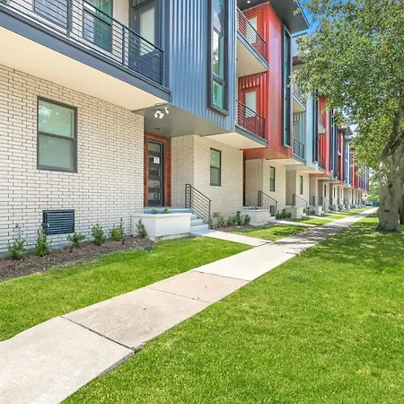 Modern 4Br Villas With Amenities-3