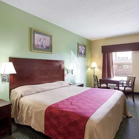 Rodeway Inn & Suites New Orleans Gentilly-2