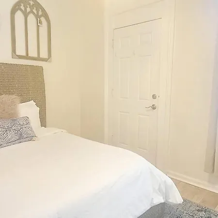 Lovely Upt Apartment - 8 Mins To Fq * Free Parking-3