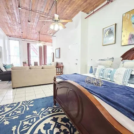 Presidential Balcony Suite Downtown New Orleans-2