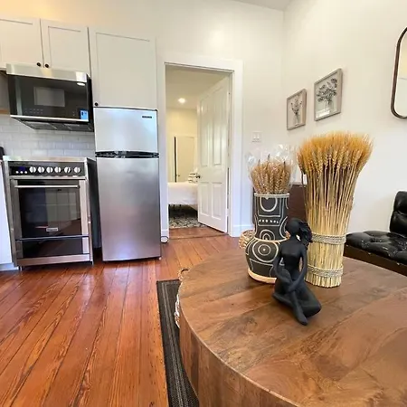 Lovely 3 Bedroom Home / Modern -15 Min Fq-2
