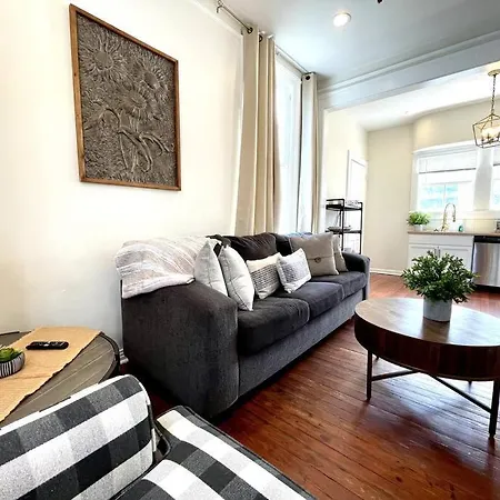 Beautifully Restored Historic Gold Home 7 Mins Fq!-3