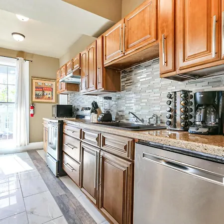 Gorgeous 3Br Urban Retreat-3
