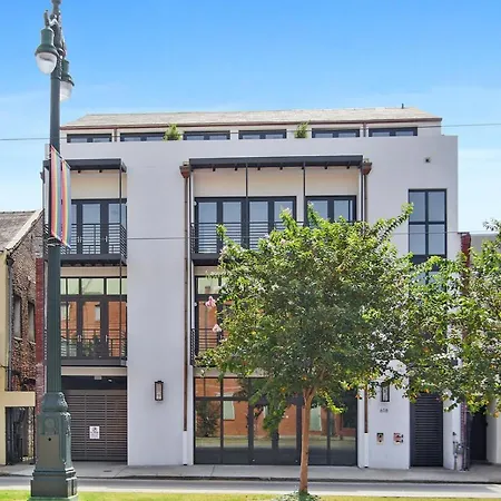 3-Story Luxury Residence - French Quarter - Unit 204-2