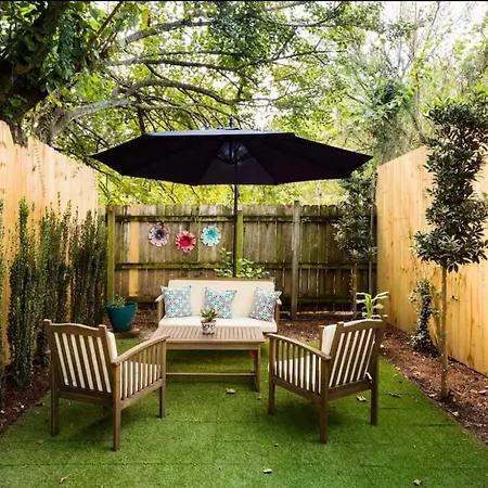 Elegant Renovated House With Relaxing Courtyard - Near Fq-2