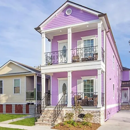 Breathtaking! 5 Bedroom Home Near French Quarter-3