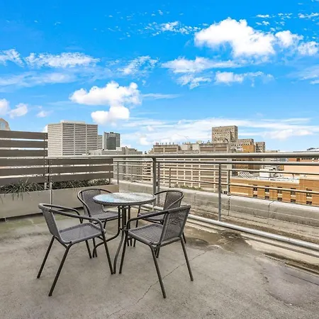 Magnificent Penthouse A Short Walk To French Quarter Villa-3
