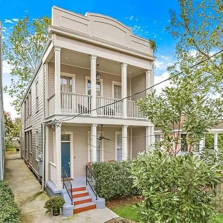 Stunning Greek Revival In Lower Garden District-3