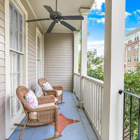 Stunning Greek Revival In Lower Garden District-2