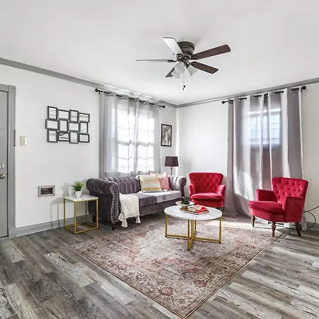 Cozy 2 bedroom house in New Orleans-2