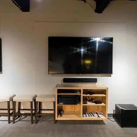 Spacious Condos 5-Minute Walk To Local Favorite Spots-3