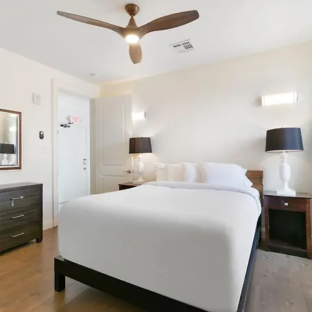 Stunning Condos Near French Quarter-3
