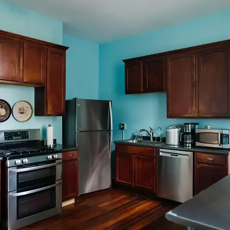 Art Inspired Mid-City 3 Bedroom Home - 1 Mile Away From French Quarter-2