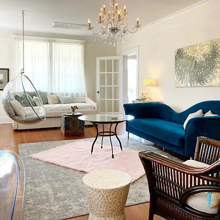 Gorgeous Uptown Home With Private Pool-2