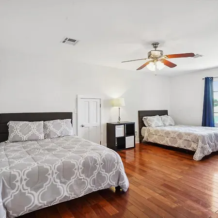 Nola Luxury, Near Parade Route, Bar & Porch-3