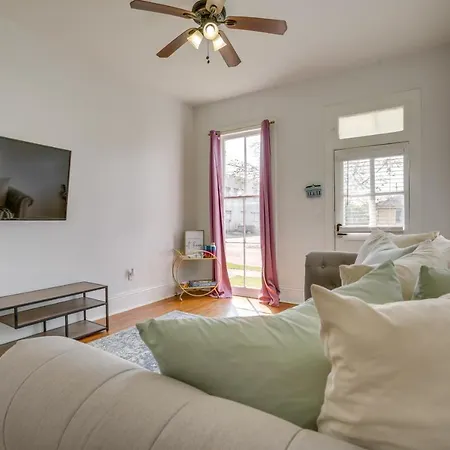 New Orleans Shotgun-Style Home In Mid-City!-3
