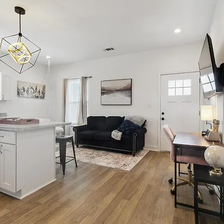 Luxury 6Br Oasis Near French Qtr-3