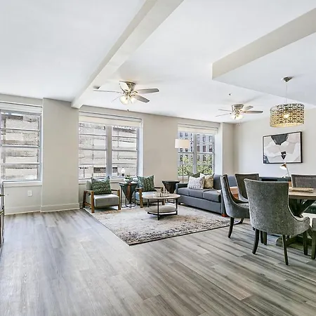 Modern & Fully Furnished Apartments In The Heart Of The City-3