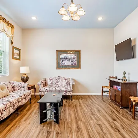The Penthouse On Claiborne-2
