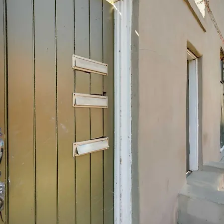 Modern New Orleans Studio On Bourbon Street!-3