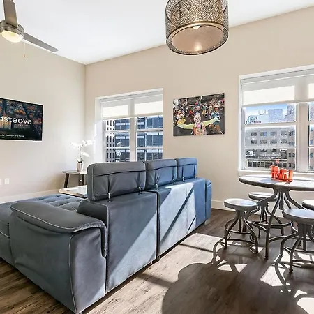 Modern 1Br Condo In California Building-2