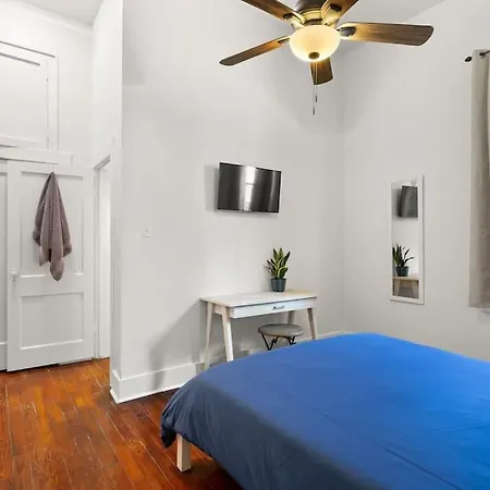 Lovely Uptown 1Bd Apt Steps To St Charels Ave-3