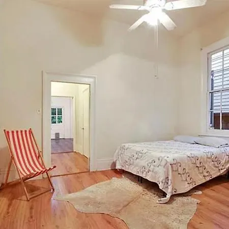 Quintessential French Quarter Cottage-2