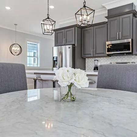 Spacious 5Br Urban Retreat W Balcony & Pool-3