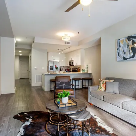 Peaceful Condo Walking Distance To Bourbon Street-3
