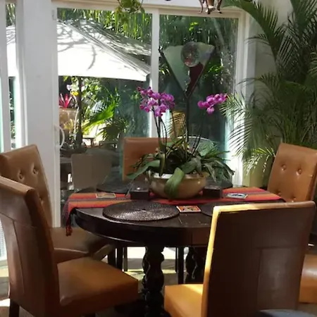 Tropical Oasis Getaway With A Private Pool & Spa-2